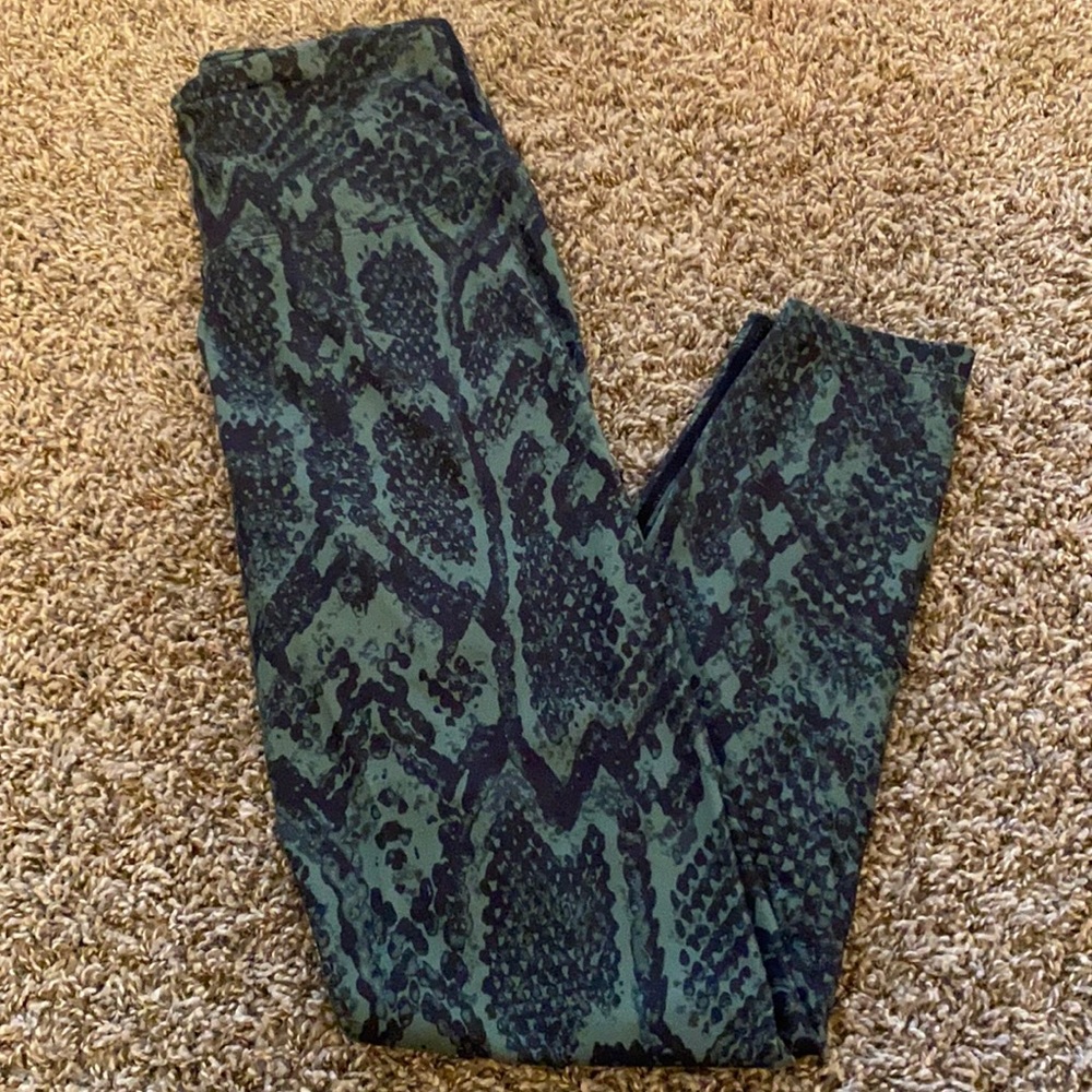 Athletic leggings